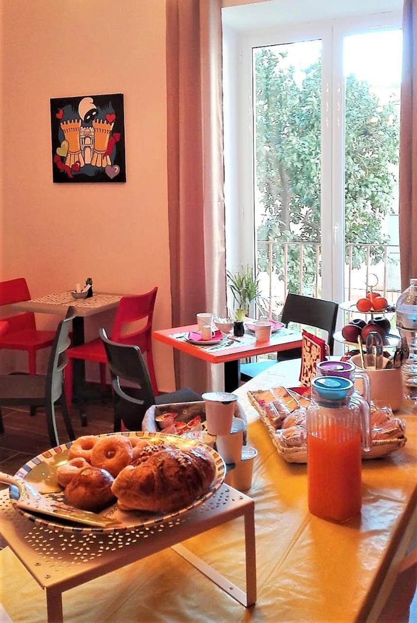 Bed and Breakfast A Due Passi Dal Museo Neapol Exteriér fotografie